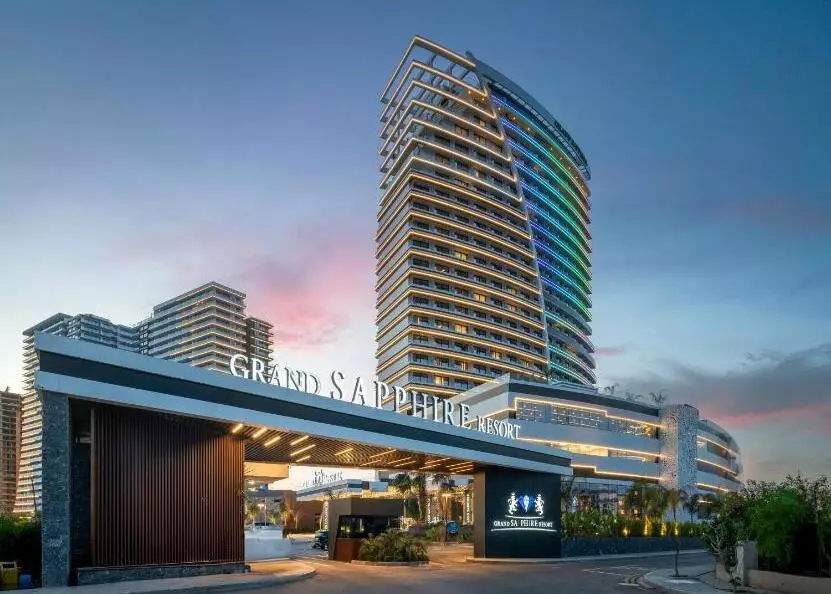 نمای اصلی هتل گرند سفیر قبرس شمالی